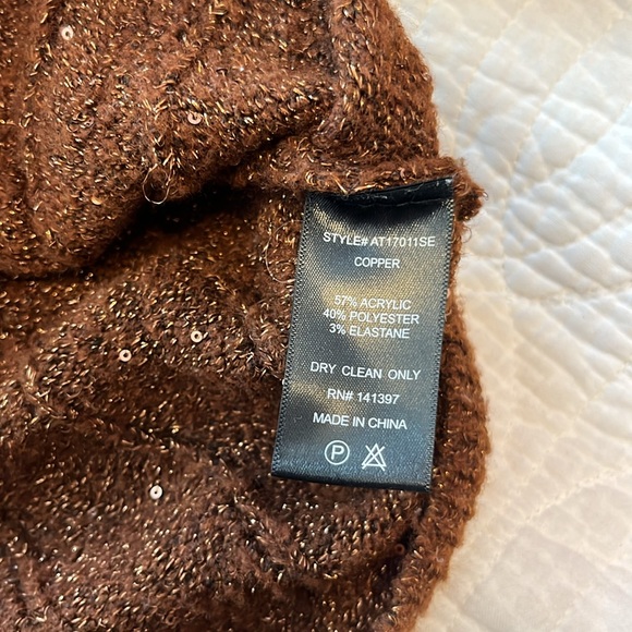 ASTR The Label Surplice Sequin Wrap Long Sleeve Knit Sweater in Copper Size XS - Picture 10 of 11